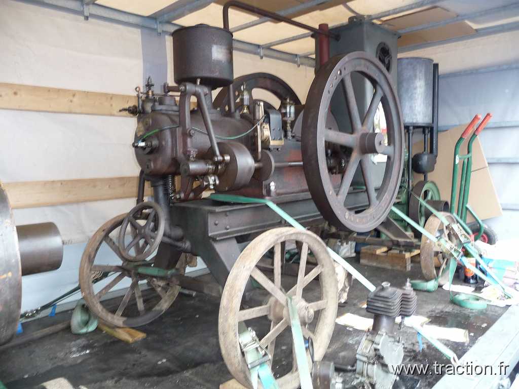 2015_04_04 Vagney-08.JPG - 04/04/2015 - 88120 VAGNEY - 29ème bourse d'échange auto-moto anciennes - Machine à vapeur